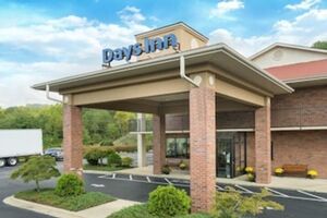 Picture of Days Inn by Wyndham Asheville Downtown North