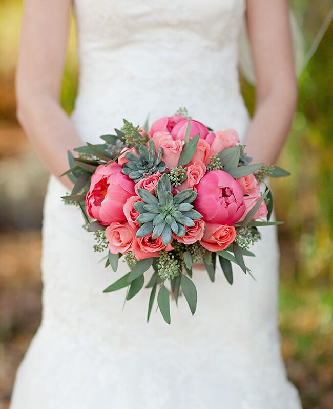 bright eucalyptus bridal bouquet |<img class=