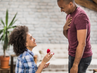 woman proposing to man