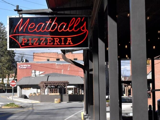Picture of Meatballs Pizzeria
