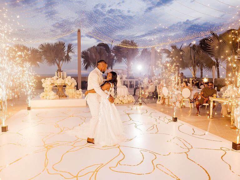 Simone Biles and Jonathan Owens' first dance