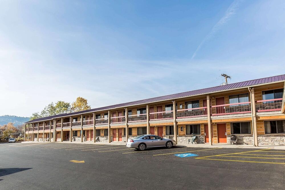 Picture of Econo Lodge Inn & Suites Kalispell - Glacier National Park Gateway