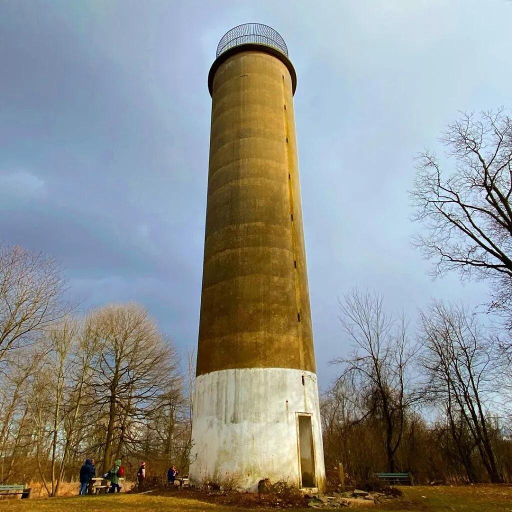 Picture of Trail Head for Governor Dick