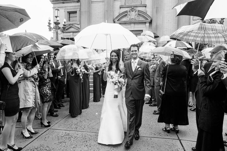 Caitlin Nugent (29, an ad sales executive) and Kevin Clancy (29, a blogger and podcast host) met at a bar. "We were total strangers but once we starte
