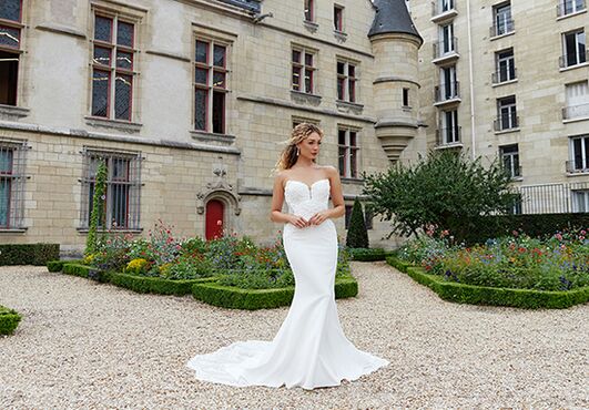 Essense of Australia D3853 Column Wedding Dress - 6