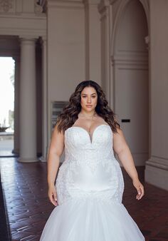 Essense of Australia D3600 plus Fit-and-Flare Wedding Dress