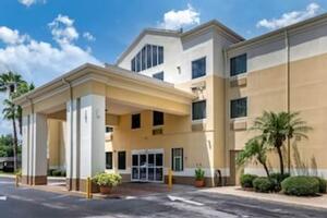 Picture of Comfort Inn & Suites DeLand - near University