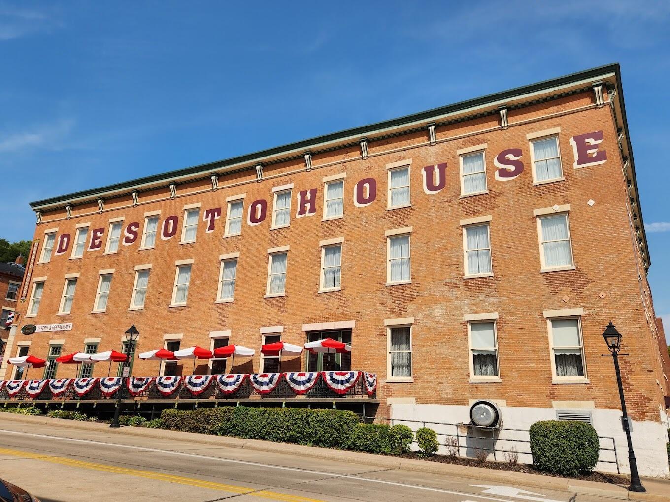 Picture of DeSoto House Hotel