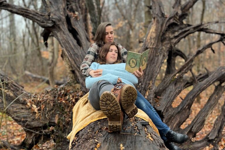 Hannah & Tara Home Page Banner