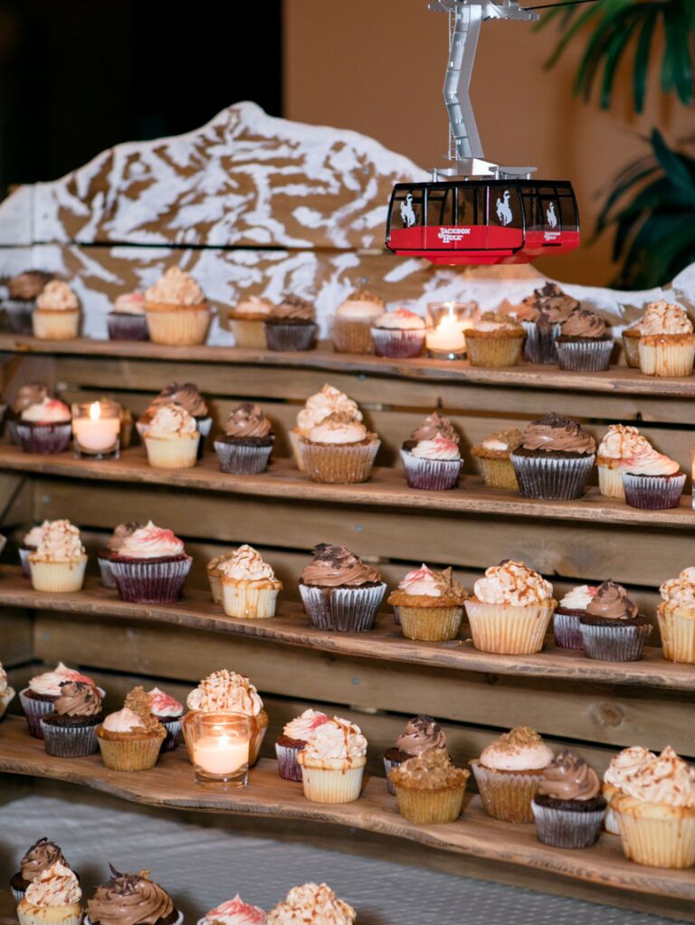winter wedding ideas ski themed cupcake display