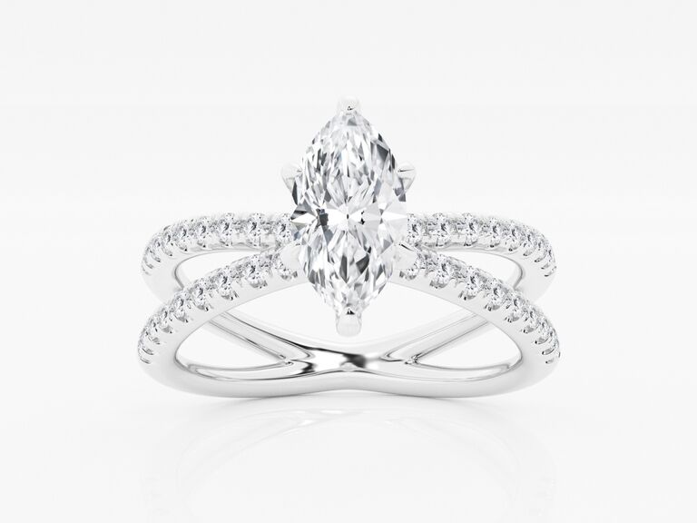 lab grown diamond engagement ring 