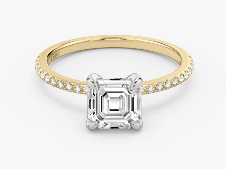 lab grown diamond engagement ring