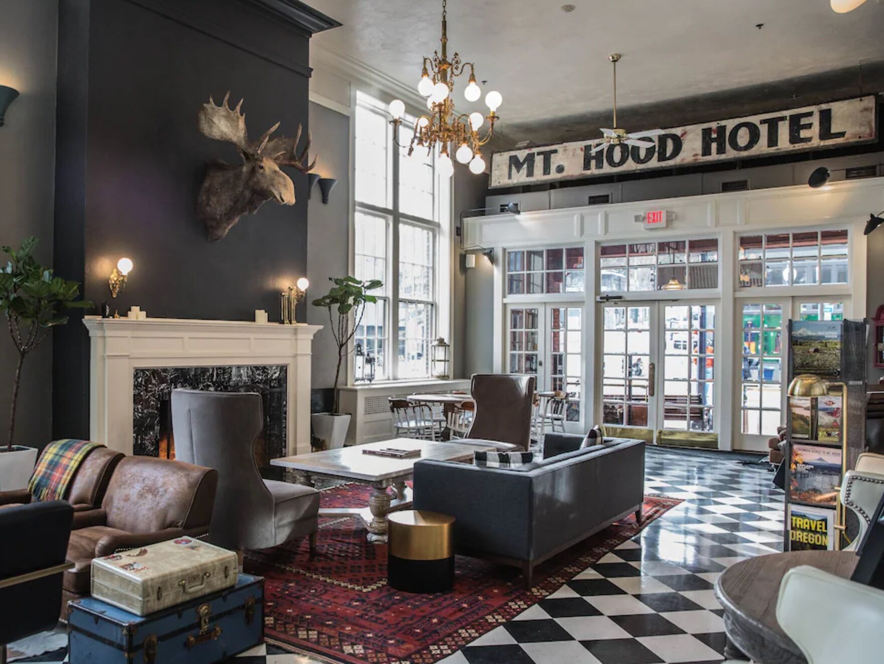 Picture of Hood River Hotel