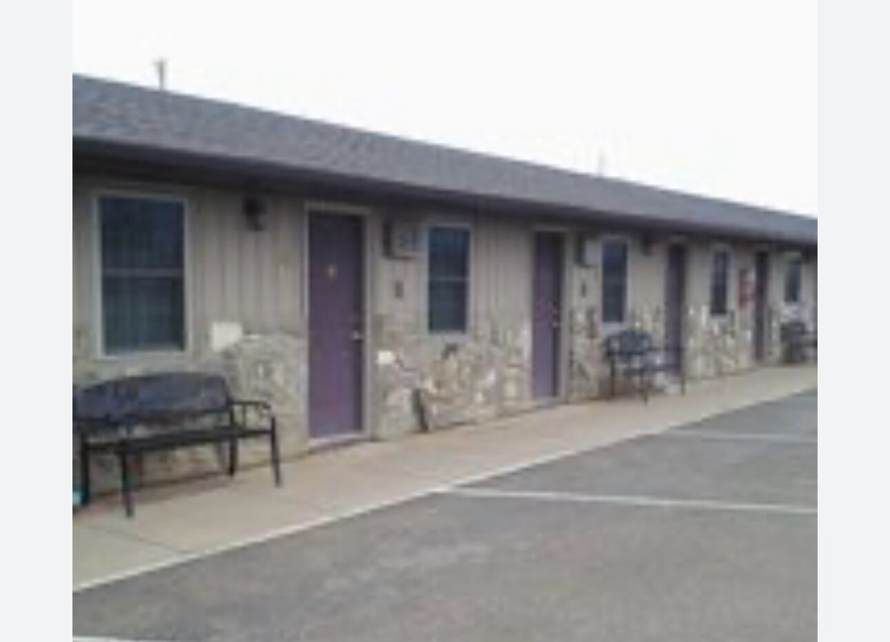 Picture of Cross Roads Inn