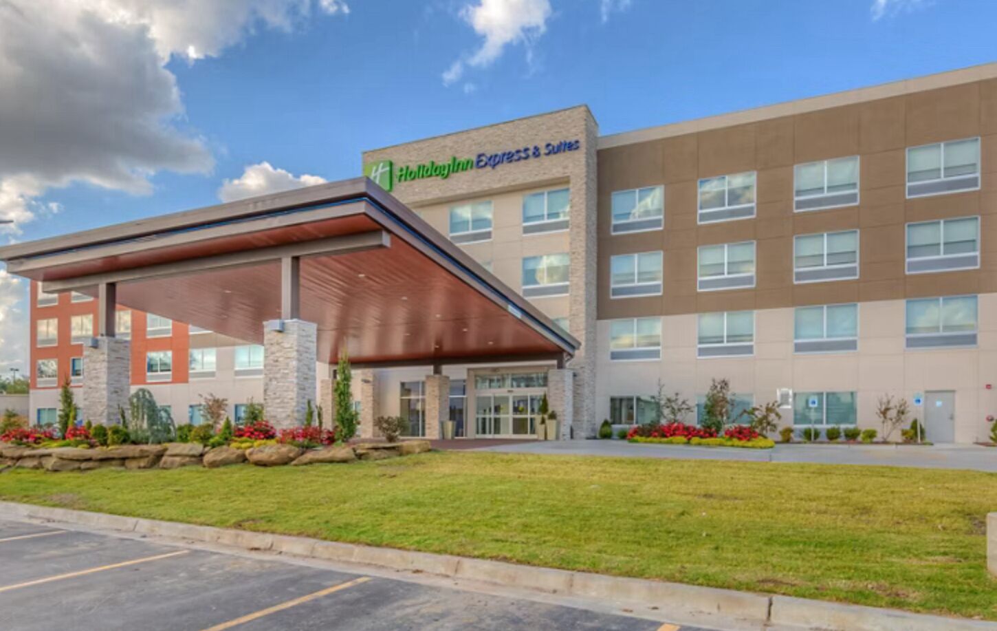 Picture of Hilton Inn Express & Suites, Tulsa Midtown