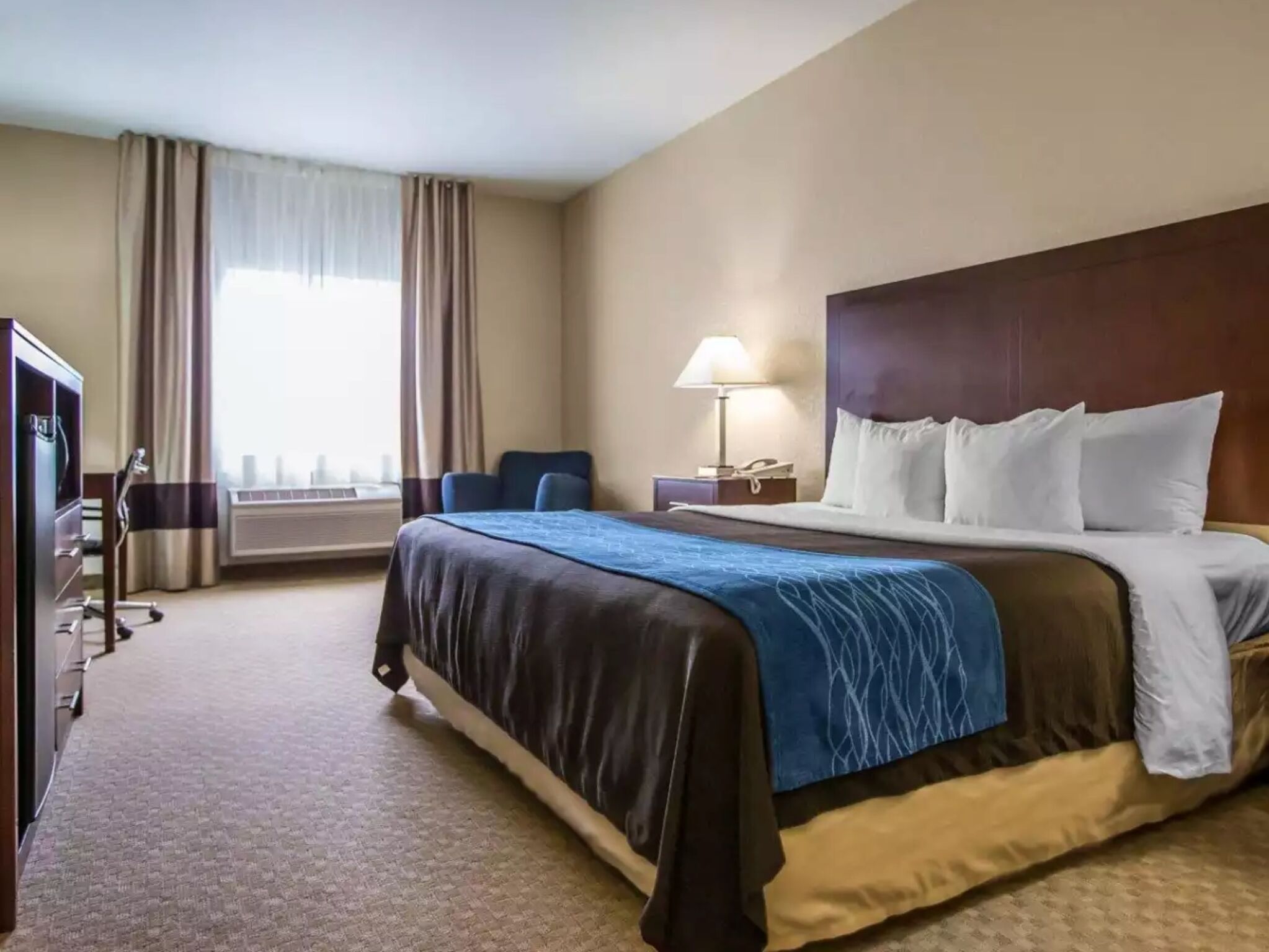 Picture of Quality Inn & Suites Dixon near I-88