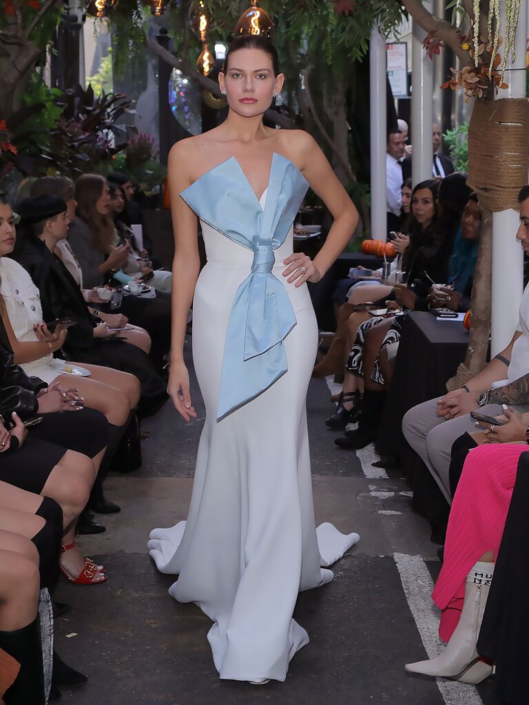Wedding dress with bow details