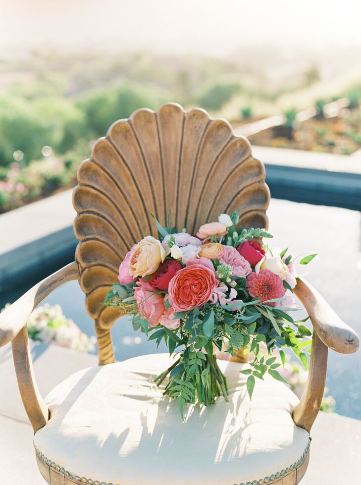 Pink Bouquet with Roses, Ranunculuses, Snapdragons and Dahlias