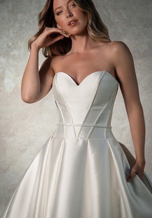 Essense of Australia D4117 Ball Gown Wedding Dress - 5