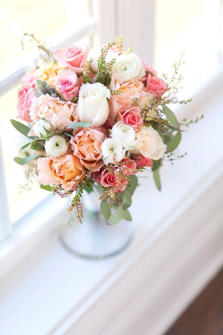Peach Garden Rose and Ranunculus Bouquet