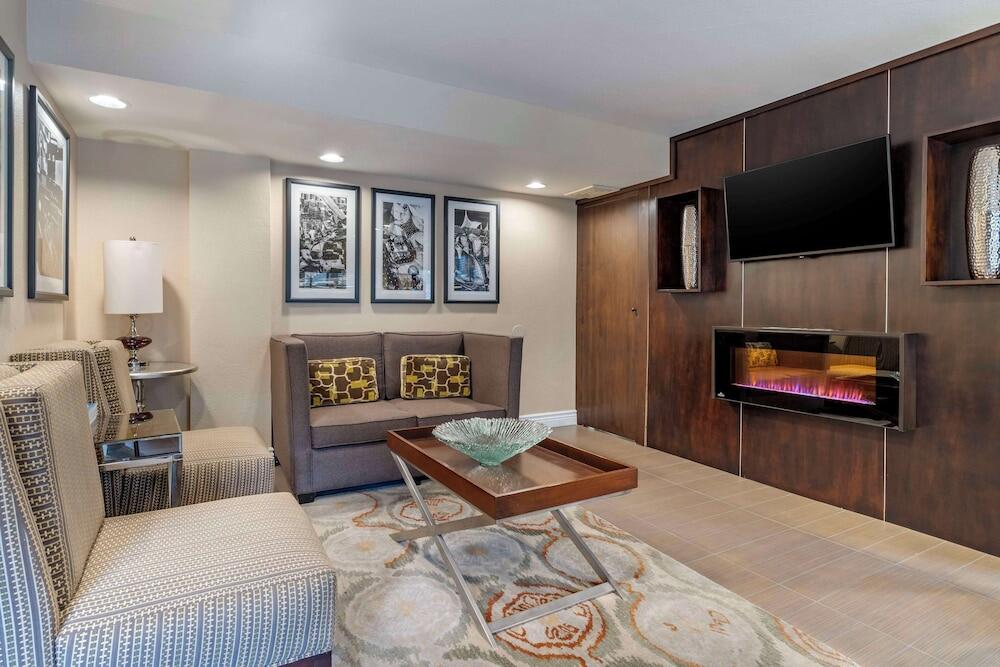 Picture of Best Western Carmel's Town House Lodge