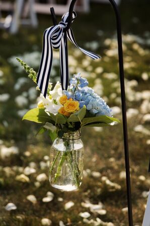 Yellow and Blue Ceremony Decor