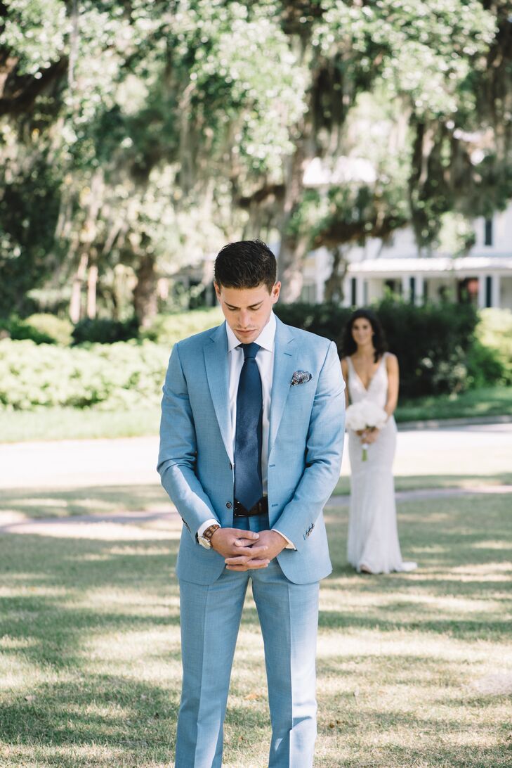 In a nod to the South Carolina location, Michael wore a lightweight custom blue suit accented with a patterned pocket square and brown shoes.