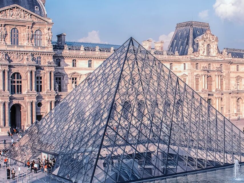 Picture of Louvre Museum
