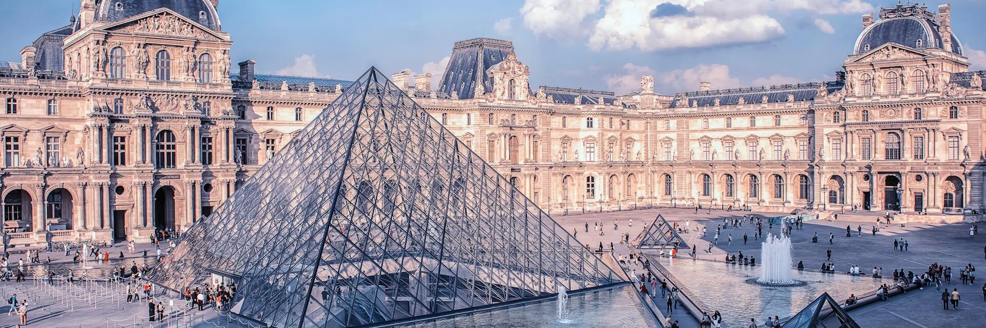 Picture of Louvre Museum