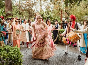 To celebrate the blending of two cultures and two families, Kathryn Uhl (31 and a manager at a global non-profit) and Saagar Kurani (31 and a musician