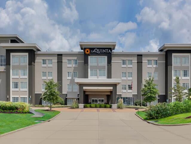 Picture of La Quinta Inn & Suites by Wyndham Starkville At MSU