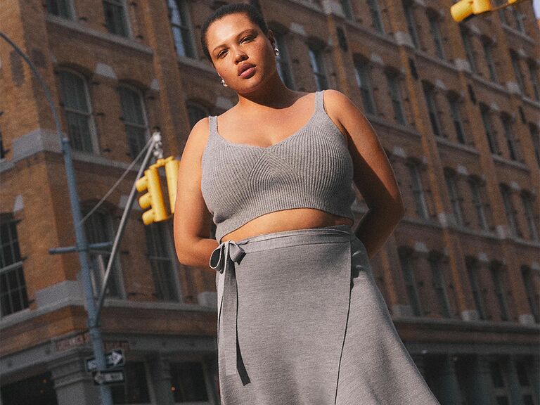 Gray cropped knit sweater tank with V-neck