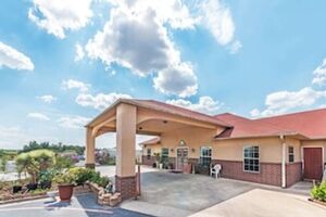 Picture of Days Inn by Wyndham Gainesville