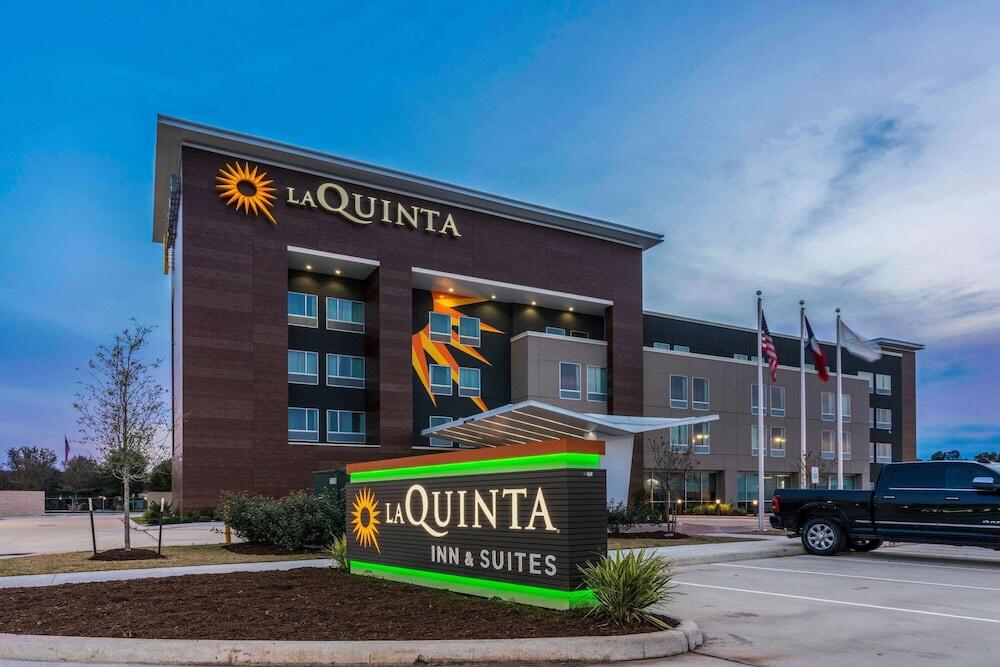 Picture of La Quinta Inn and Suites by Wyndham Houston Spring South