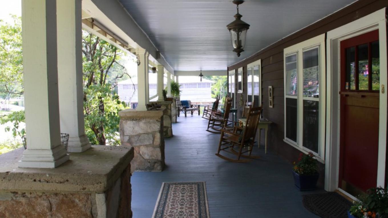 Picture of Mentone Inn Bed and Breakfast LLC