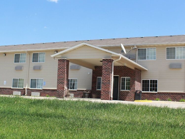 Picture of Forest City Inn Hotel