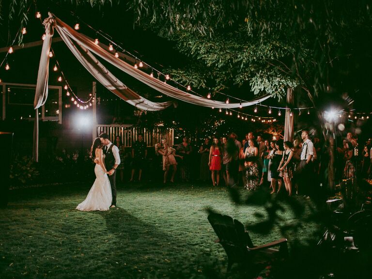 29 Backyard Wedding Ideas & Decorations to Bring It To Life