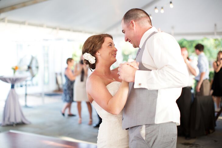 Jessica and Will's First Dance