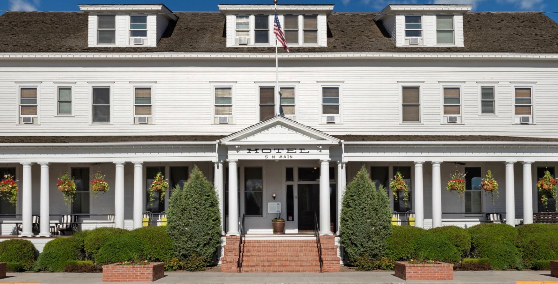 Picture of The Sacajawea Hotel