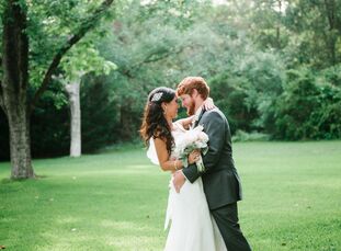 As soon as Amy Burke (24 and a phlebotomist) and Brandon Fields (24 and a nuclear engineer) started planning their spring affair at Quinney Oaks Plant