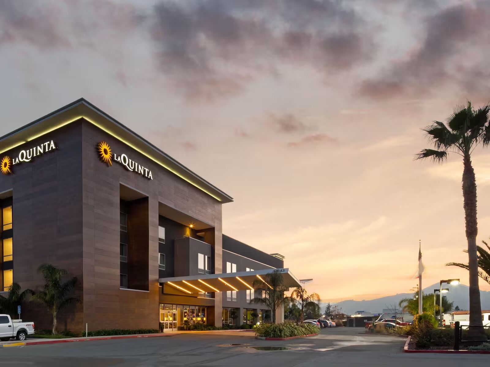 Picture of La Quinta Inn & Suites by Wyndham Morgan Hill-San Jose South
