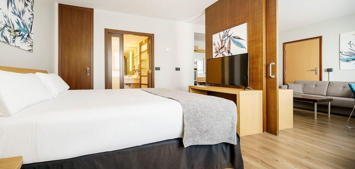 Picture of Hotel ILUNION Valencia 4