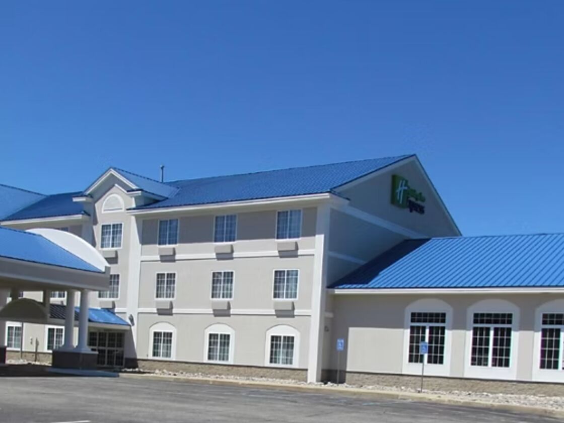 Picture of Holiday Inn Express & Suites Cadillac, an IHG Hotel