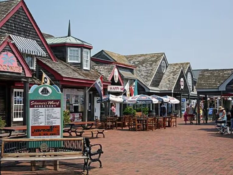 Picture of Shopping at Bay Village