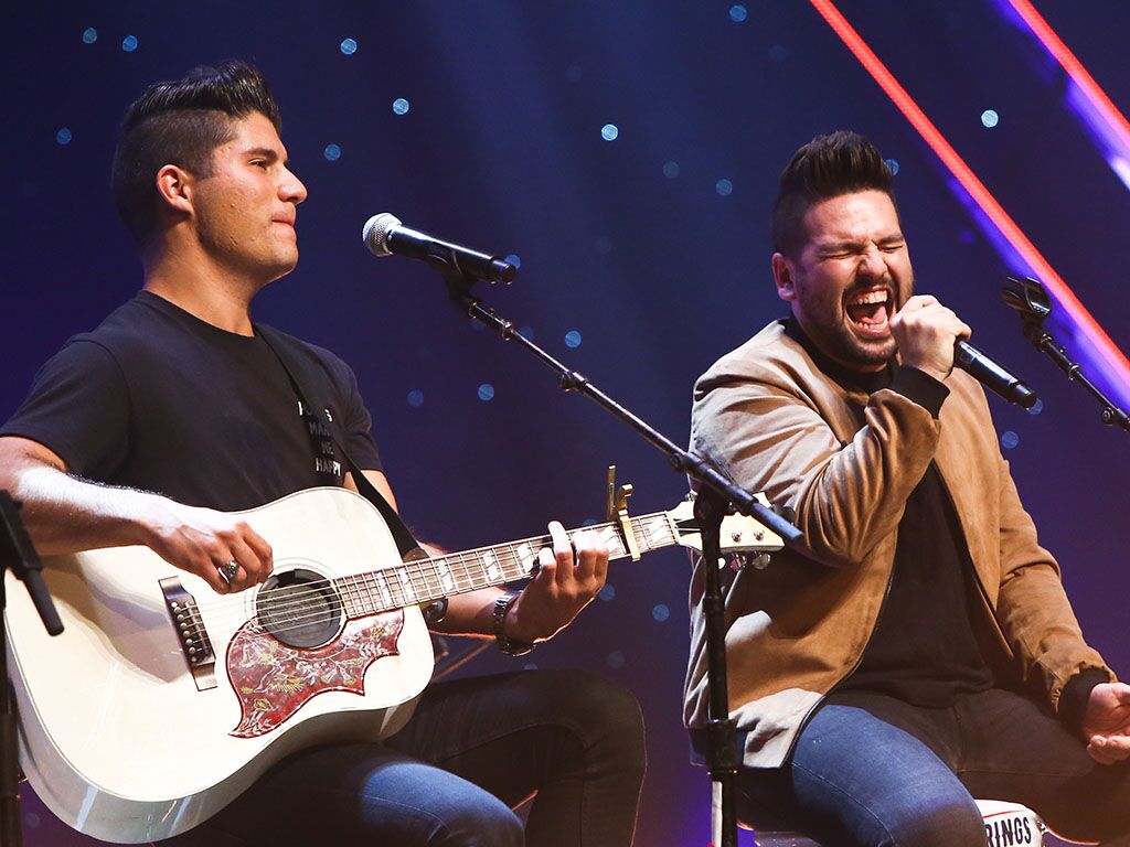 20 Dan + Shay Wedding Songs to Plan Your Playlist From The Ground Up