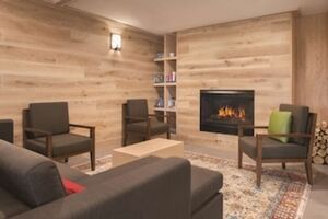 Picture of Country Inn & Suites by Radisson Pella IA