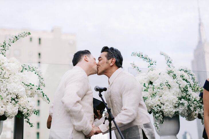 Luxury Same-Sex Ceremony on Rooftop in New York City