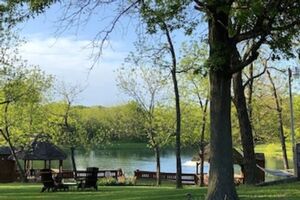Picture of Walnut Waters Bed & Breakfast