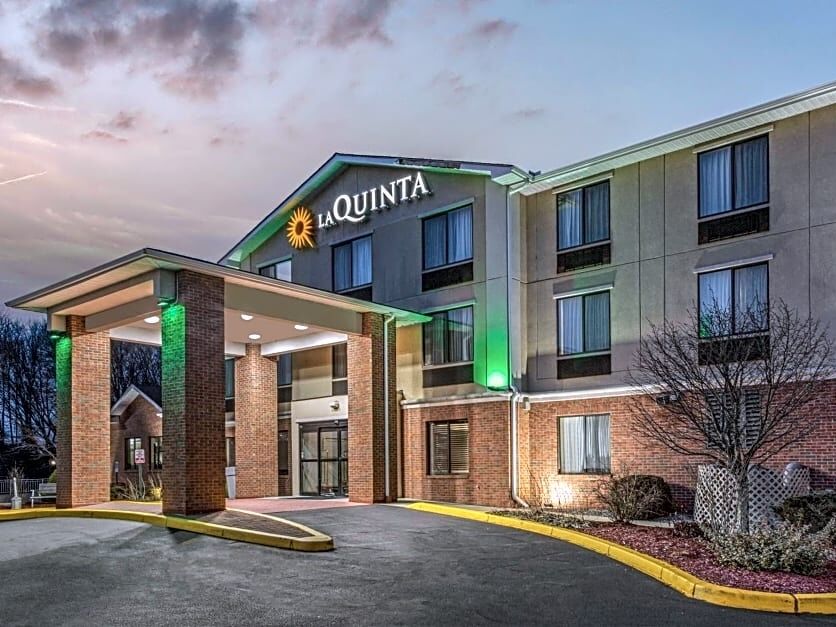 Picture of La Quinta Inn & Suites by Wyndham Norwich-Plainfield-Casino