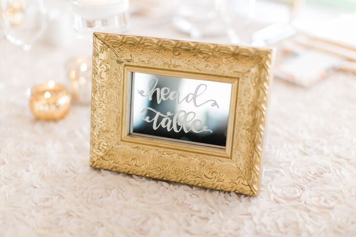 Each reception table was marked with a small mirror framed in gold and painted with calligraphy.